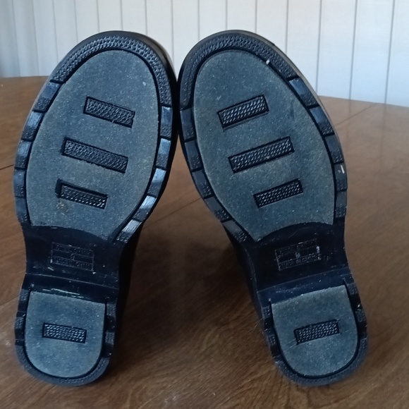 Tall Black True Craft Rain Boots. Size 9 - Picture 5 of 8